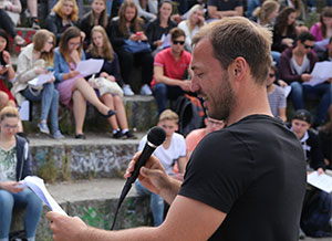 Kai wertet eine City Rallye aus (Outdoor Event Berliner Mauerpark)